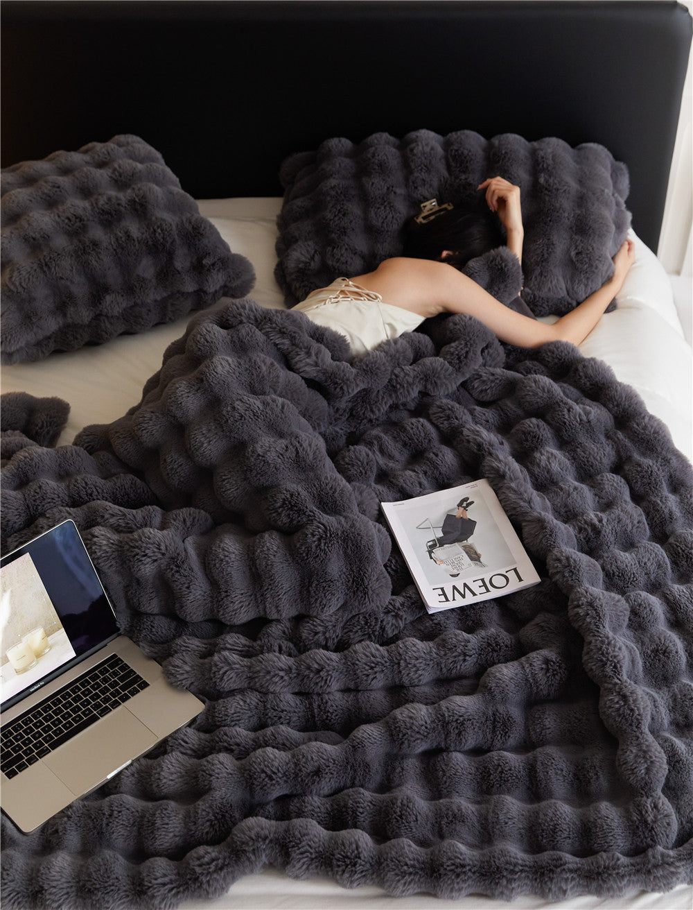 Polyester Bubble Velvet Thickened Blanket