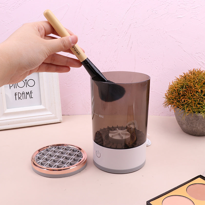 Automatic Cosmetic Brush Cleaning Tool